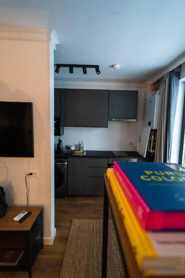 G34 - Modern Studio @ Parliament Bucarest Extérieur photo